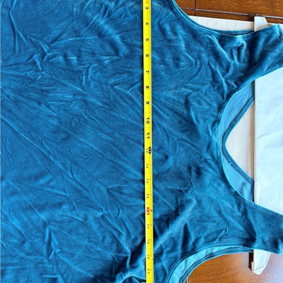 Chico's Elegant Beaded Teal Velvet Kimono with matching shell. - Picture 3 of 3